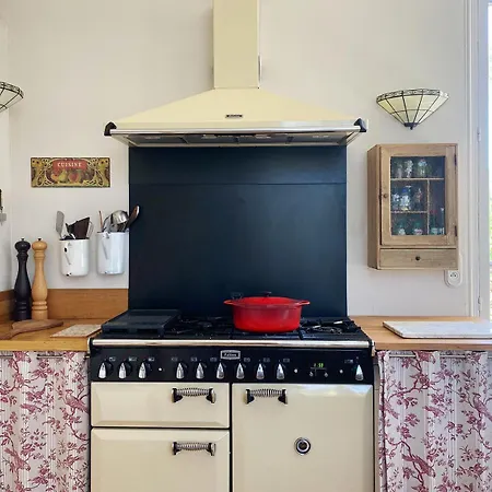 Les De Little Castle Campagne A 1 H De Paris Holiday home