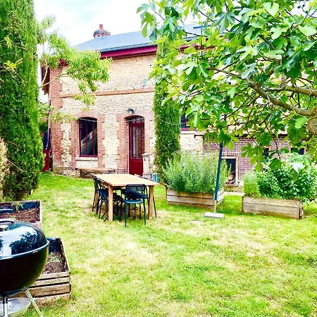 Сasa de vacaciones Le De Little Castle Campagne A 1 H De Paris Trie-Château